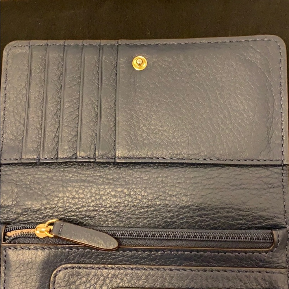 Michael Kors Wristlet: Fulton Large Multi-Function - Picture 3 of 8